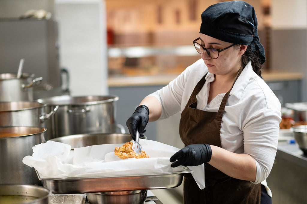 De ce contează masa caldă. Impactul social al cantinei sociale